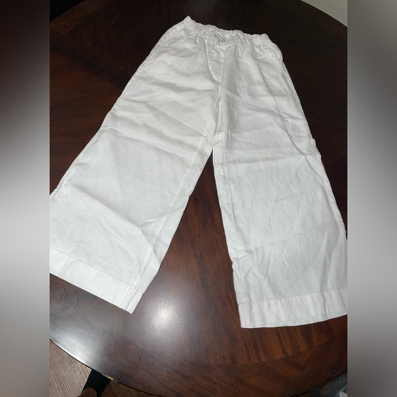 EILEEN
Relaxed Button-Up Shirt CLASSIC LINEN and pants - Picture 5 of 8